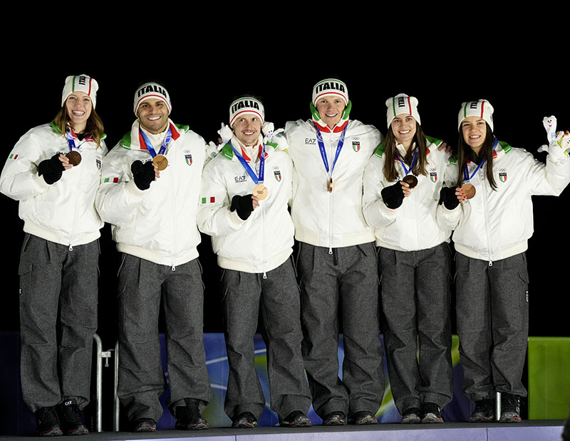 BRONZO! LO SLITTINO AZZURRO E’ MINIERA DI MEDAGLIE: ITALIA TERZA NELLA PROVA A SQUADRE